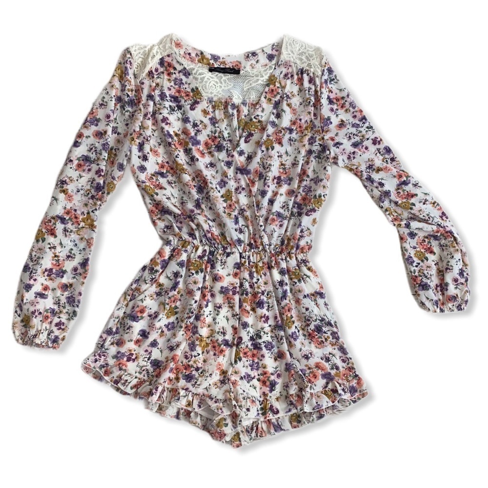 Honey Punch Floral Print & Lace Romper